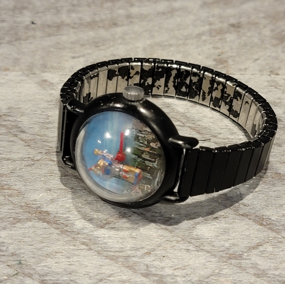 Vintage Out of Time Bubble Glass NYC & Flying Robot Transformer Wristwatch - Picture 6 of 10